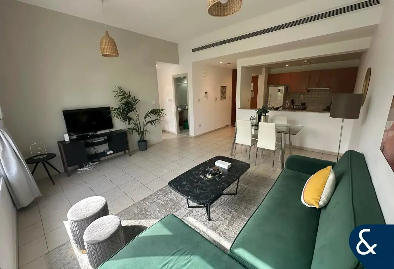 Low Floor | One Bedroom | Covered Parking