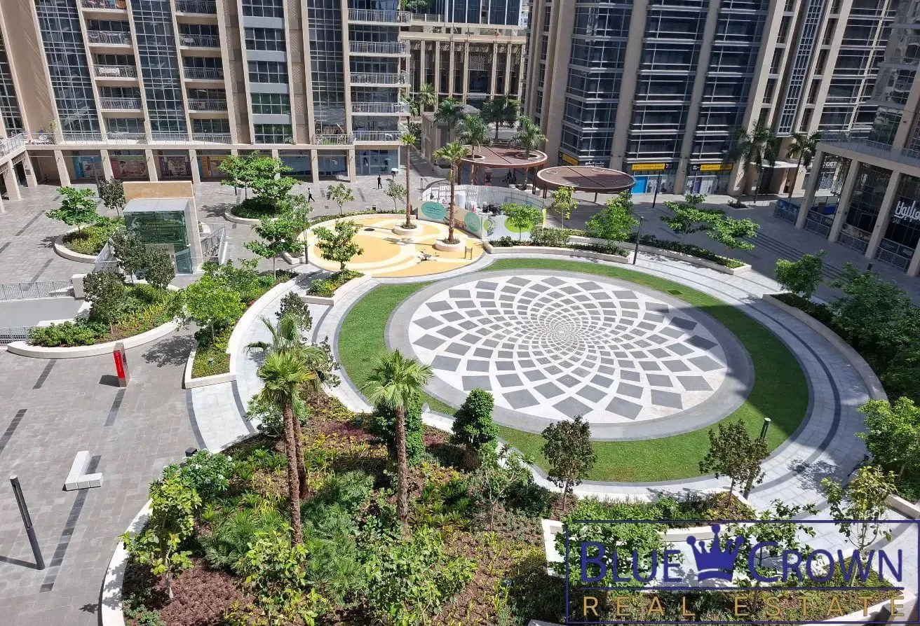 Near Metro:Prime Location:Luxurious:Gym,Pool