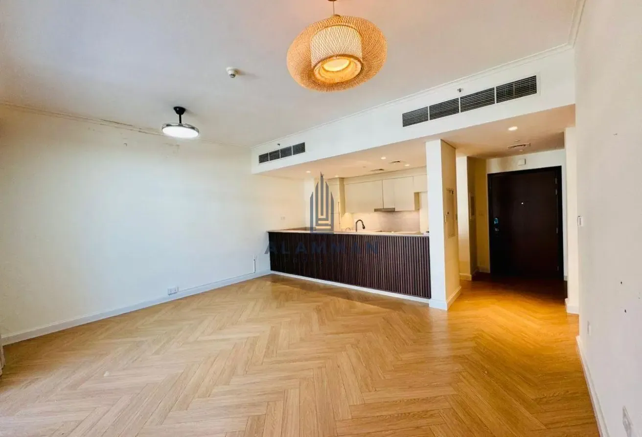 Vacant Upgraded 2bedroom Unit Spacious Size