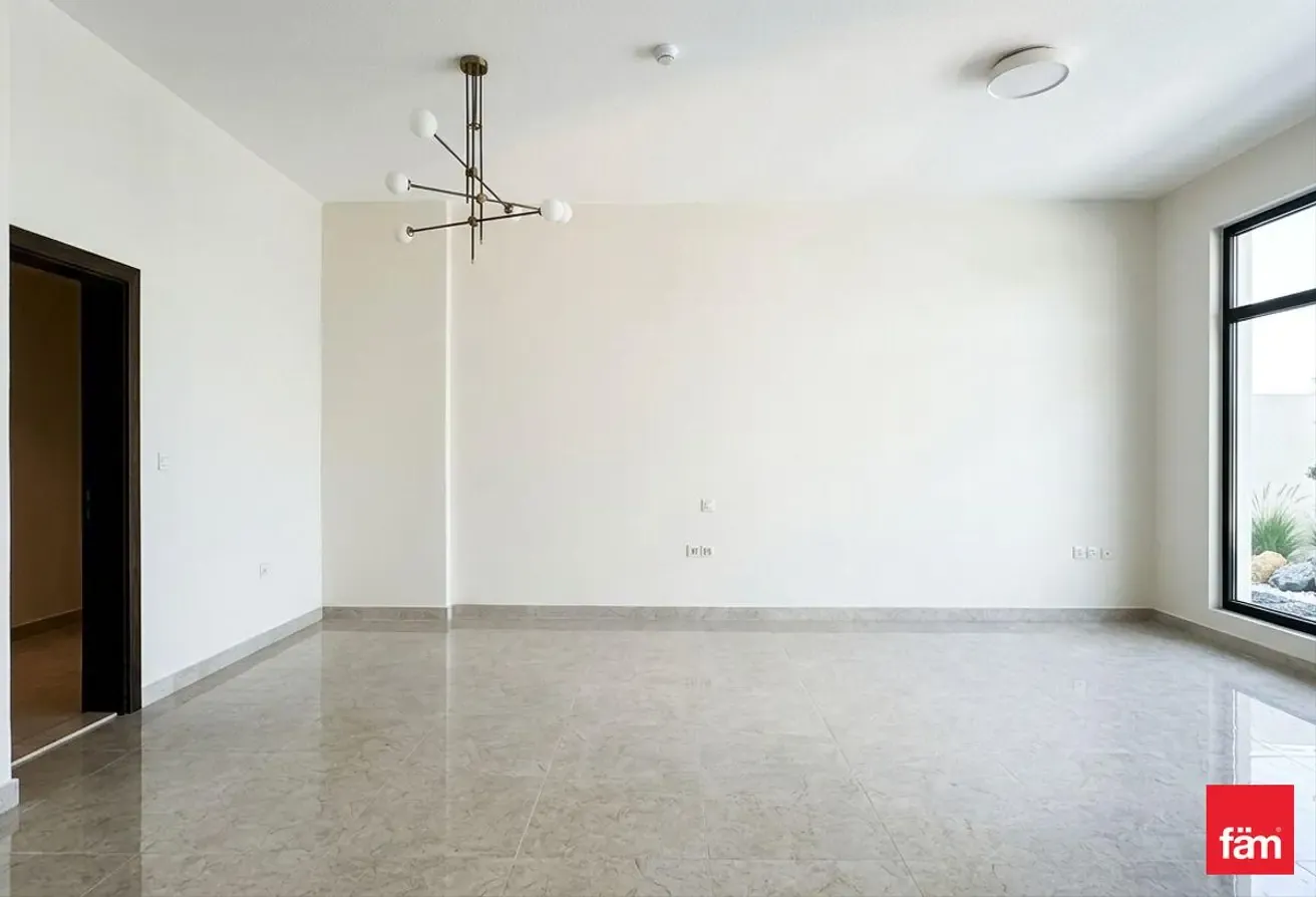 3Bedroom Maid Spacious Apartment