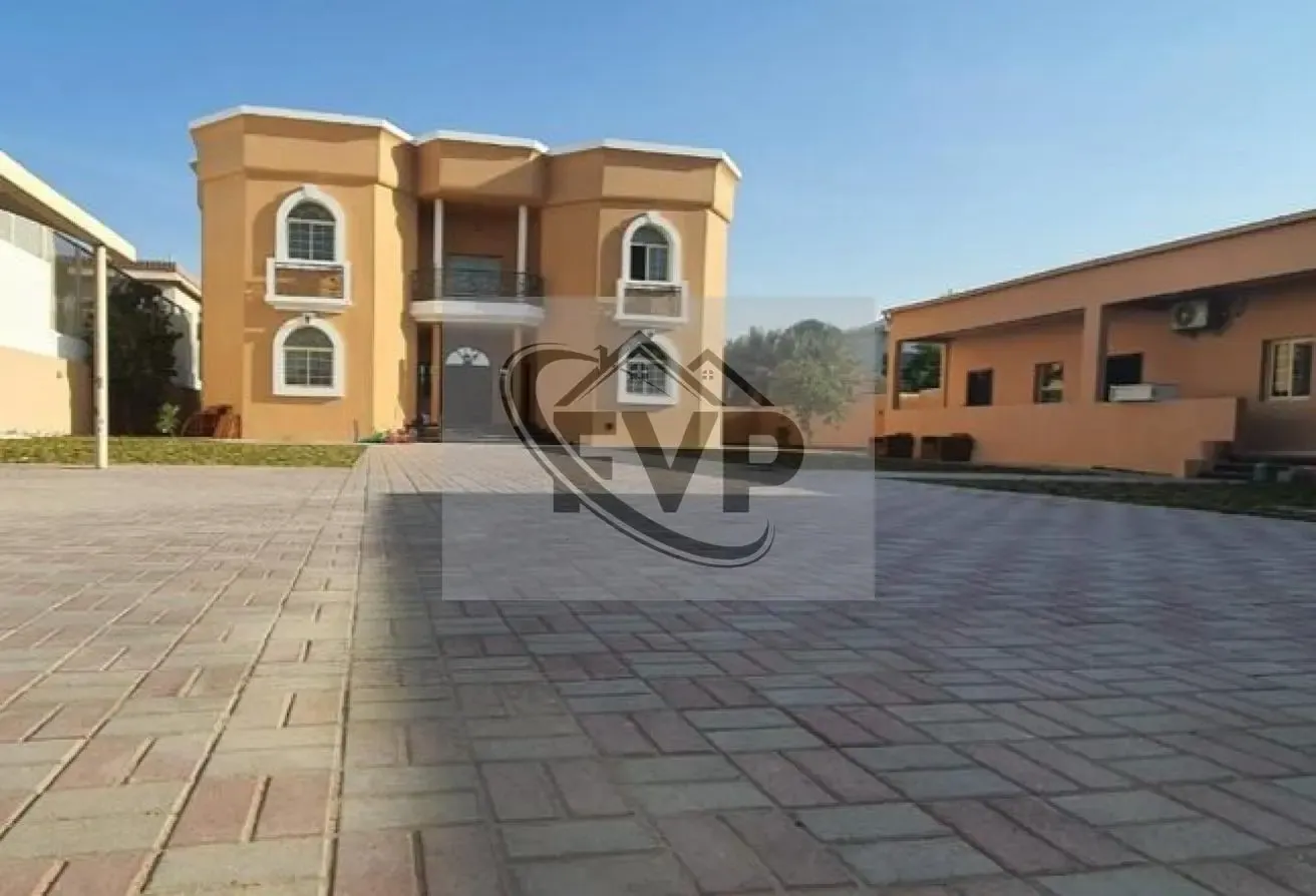 Spacious 10BHK Maids Villa | Unfurnished | Vacant