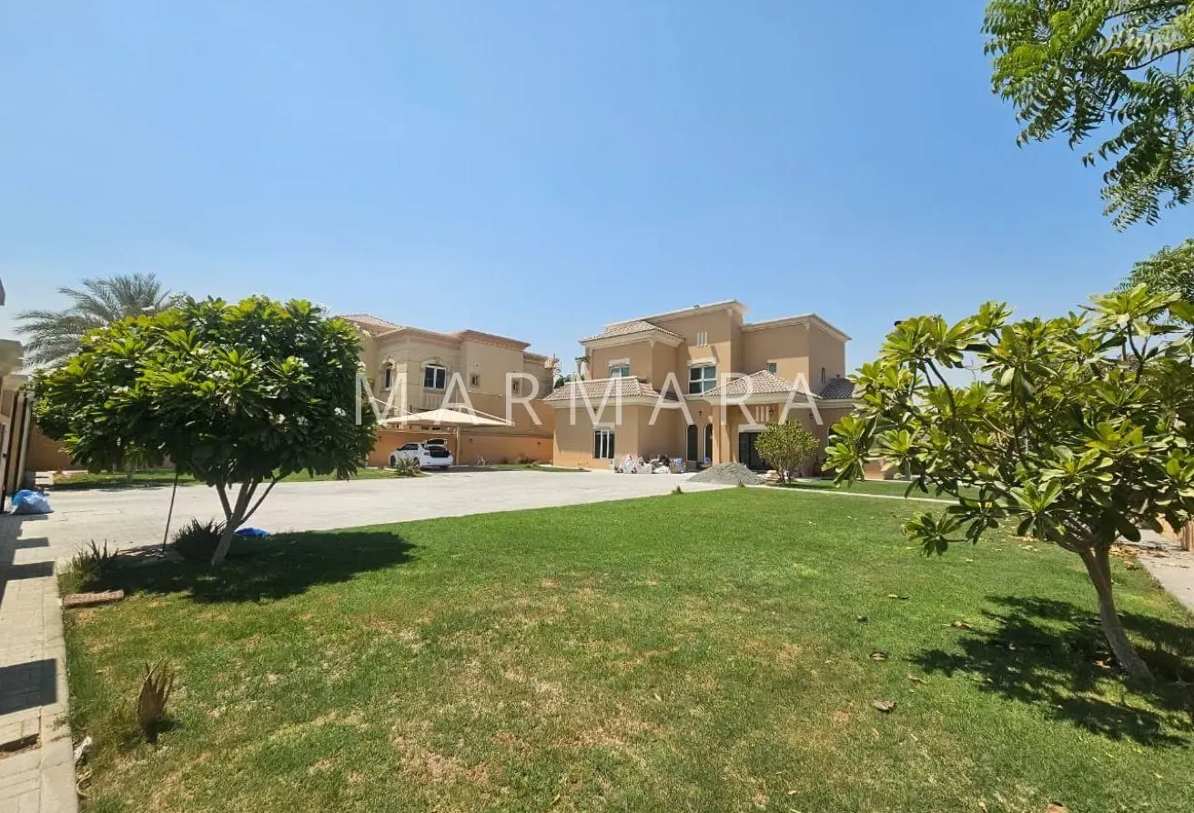 Well Maintained Villa | Swimming pool | Vacant