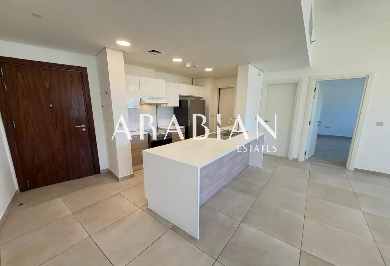 12 Cheques | Vacant | High Floor