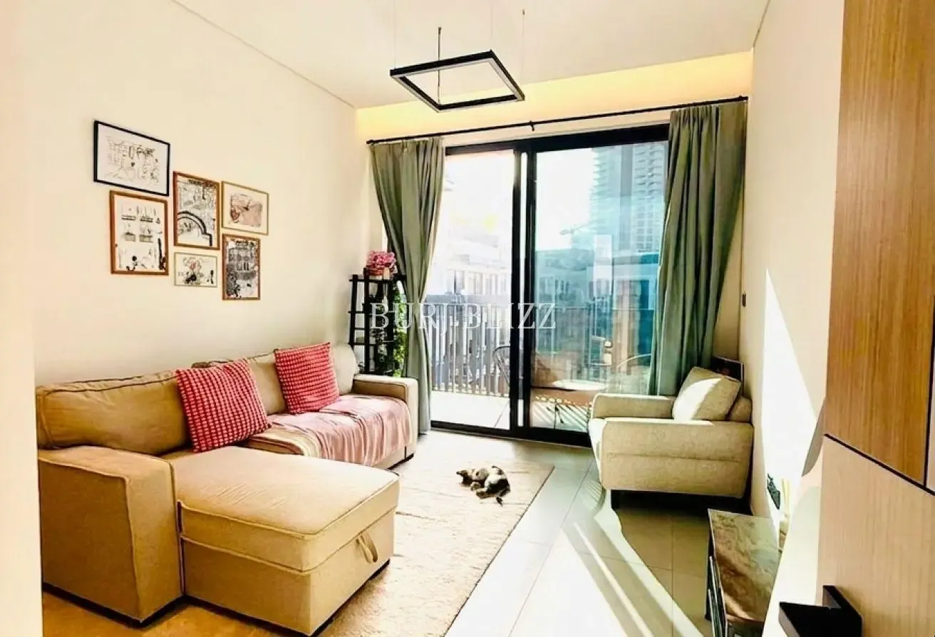 Modern 2BR+Storage | Pool View | Ready to Move