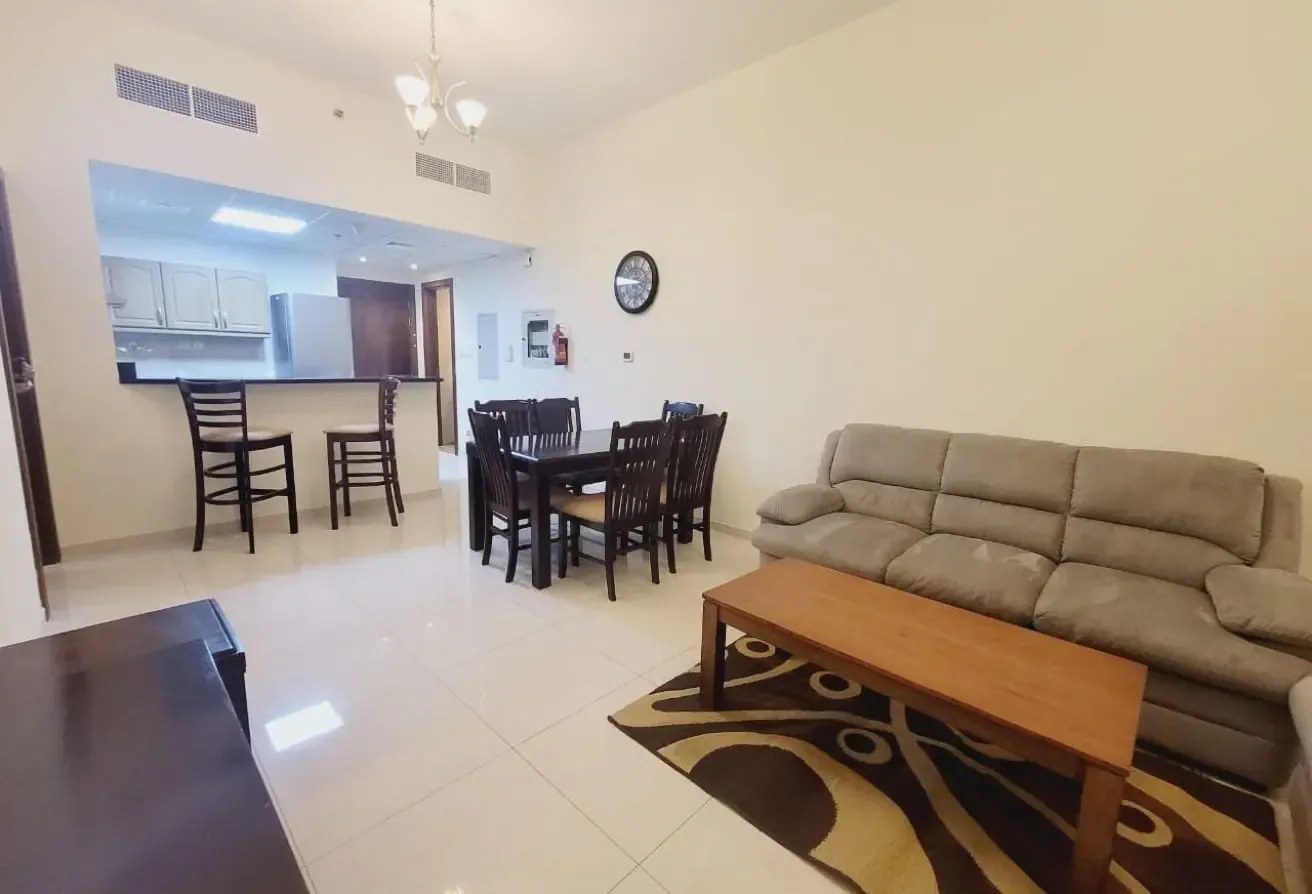 ELEGANTLY FURNISHED 2 BED-AMAZING GOLF VIEW-VACANT