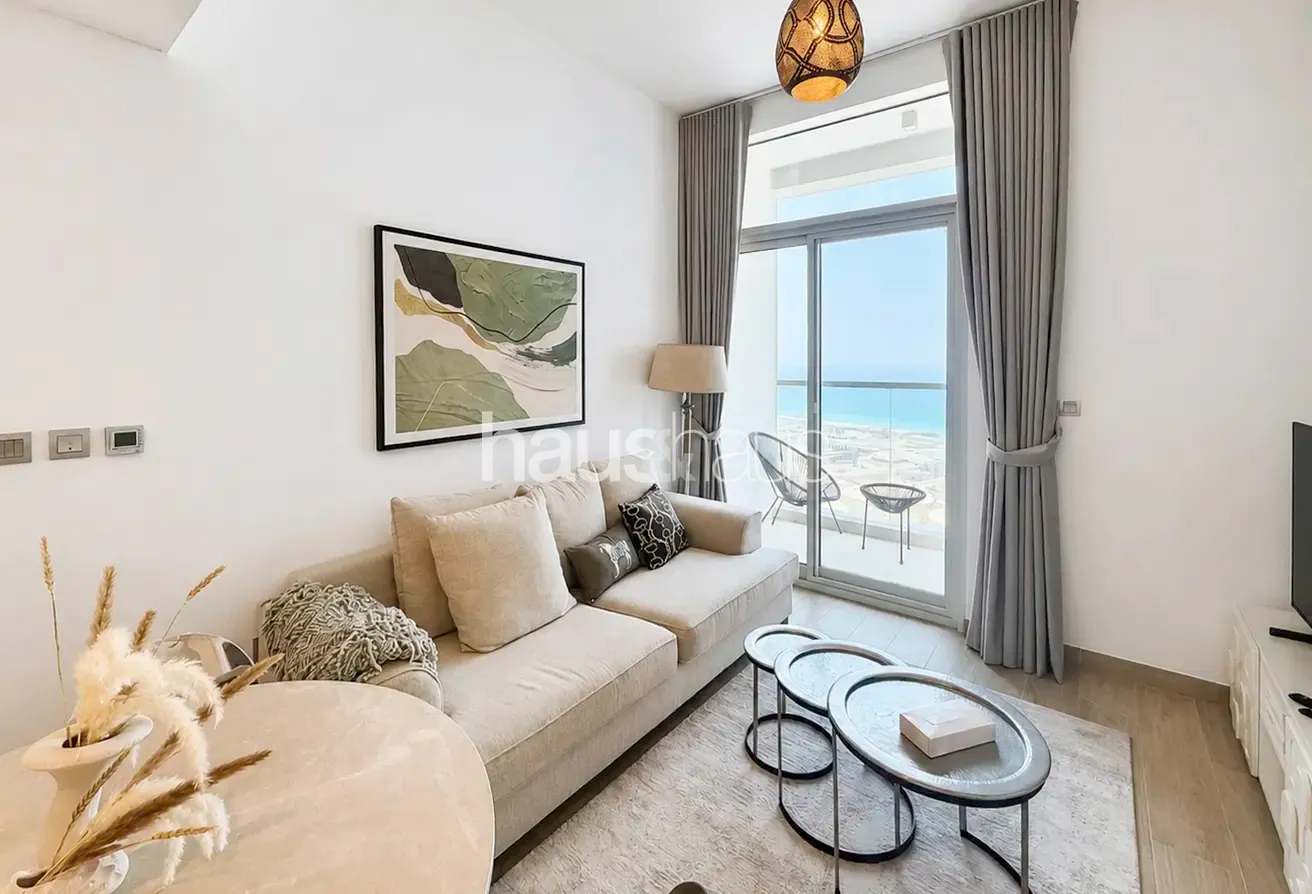 Premium Furnishing l Sea View l 6 Months Avail