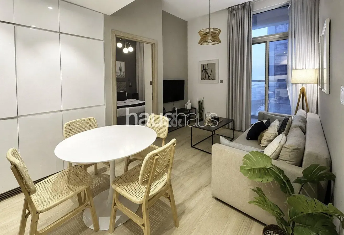 Stylish 1 Bed | Furnished | Available Now