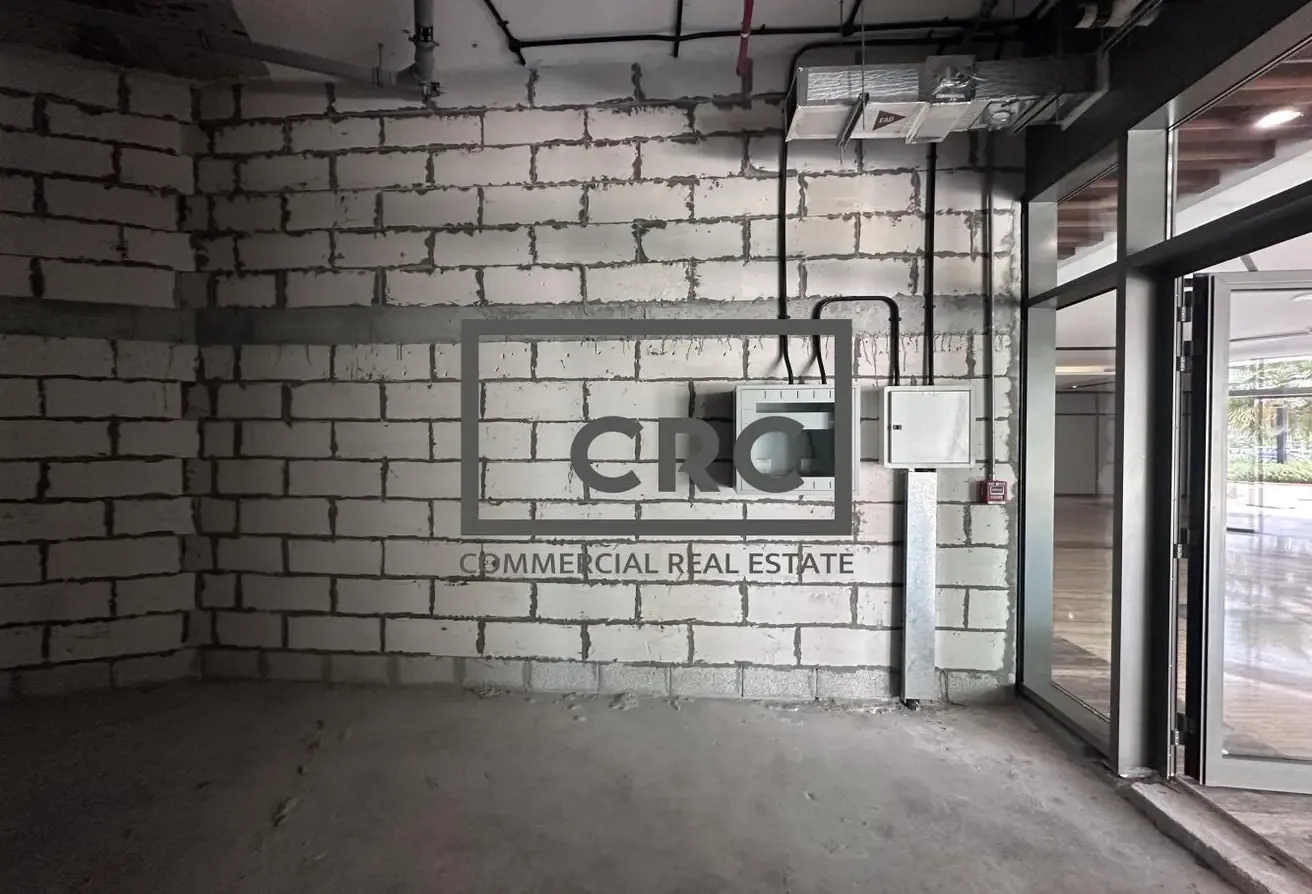 Premium Vacant Retail | Direct access to parking