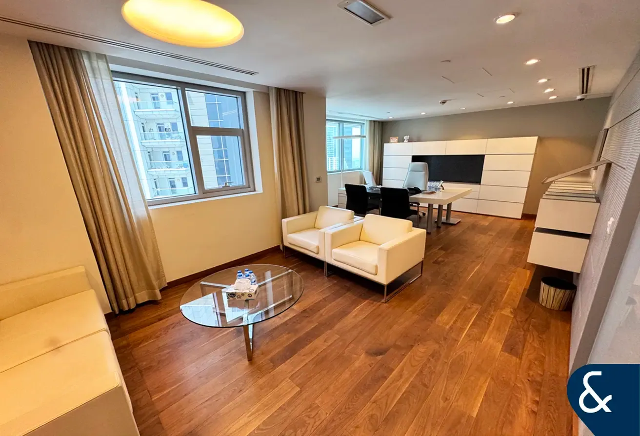 High Floor | Fitted | 4 Parking Slots