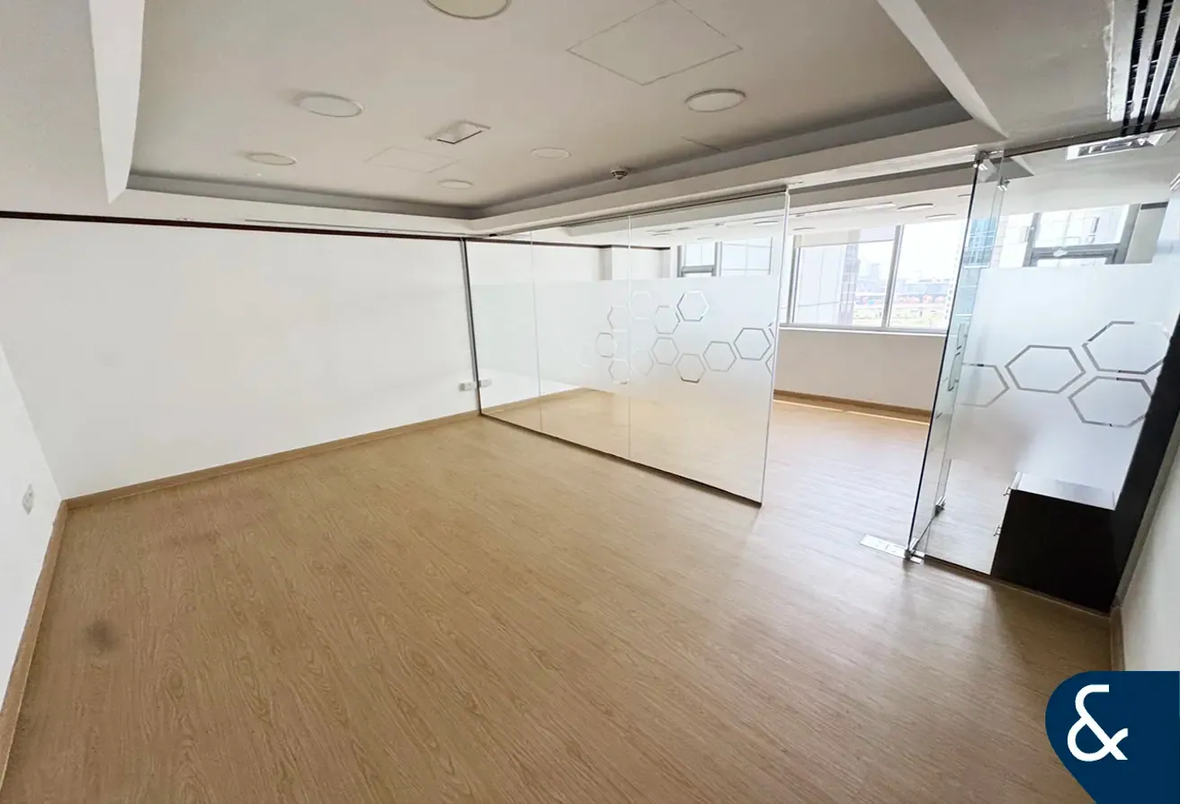 Grade A | Fitted Office | 3 Parking spaces