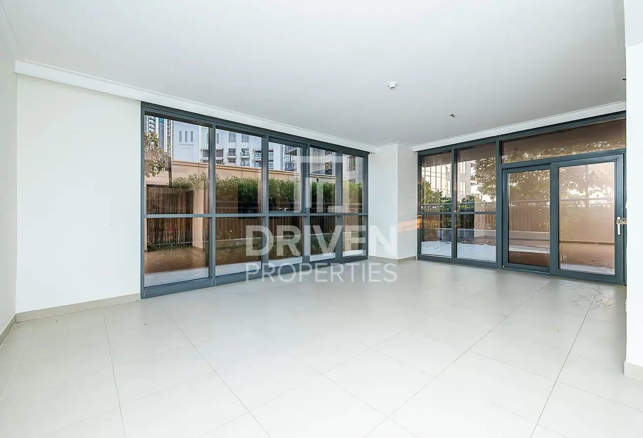Spacious Layout | Vacant on Transfer | Modern Apt