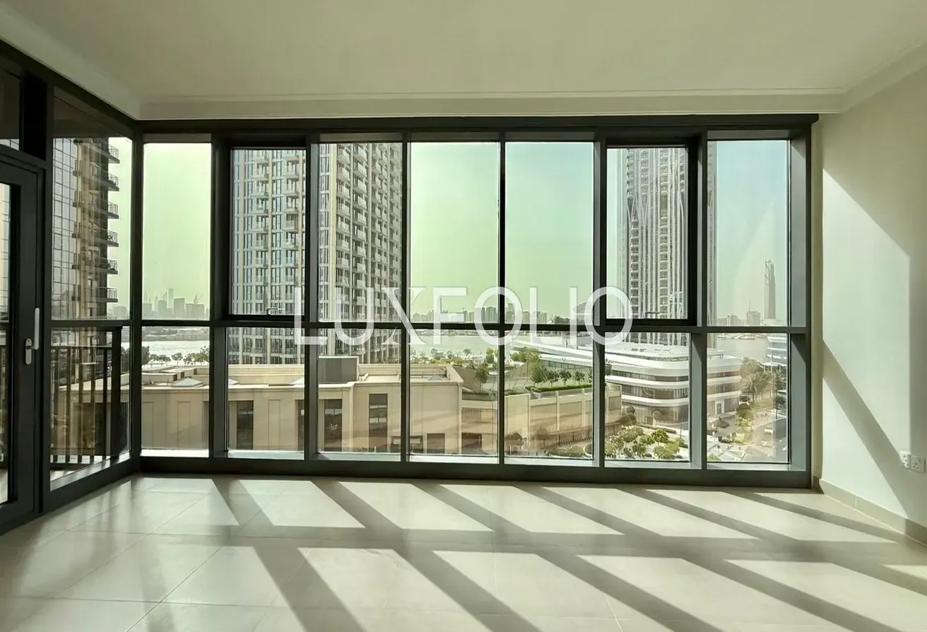 Waterfront | Bright | Large Layout