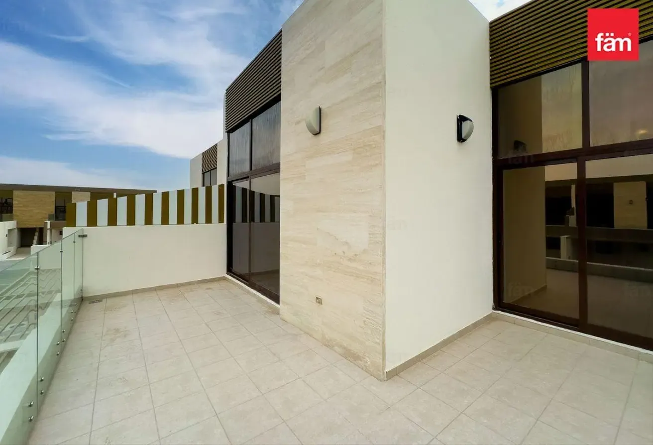 Brand New | End Unit I Big Space