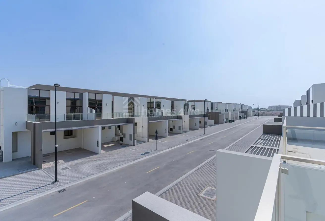 Vastu | Single Row | Very Near to the Park