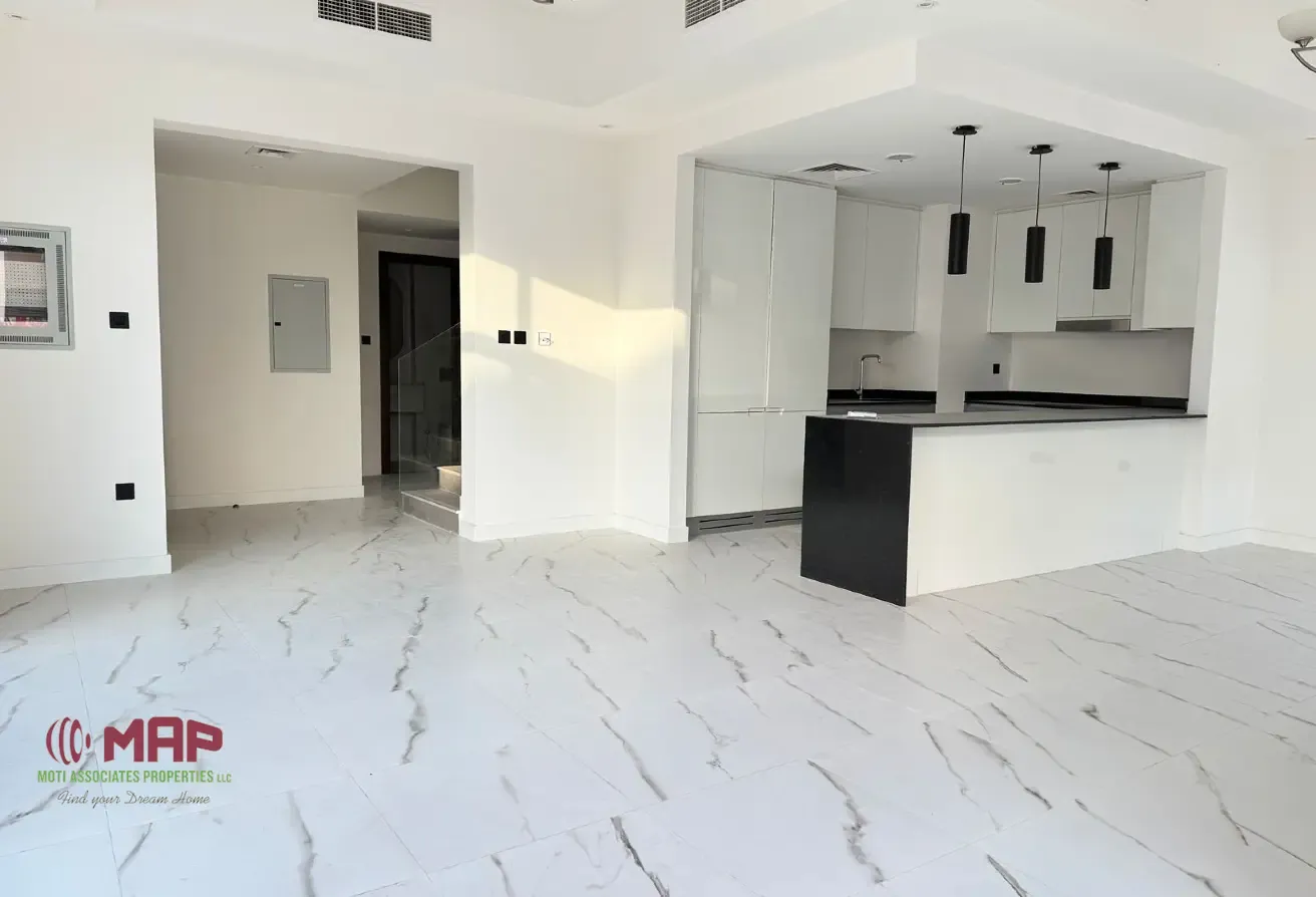 Corner Unit | Close to Pool | Ready to move in