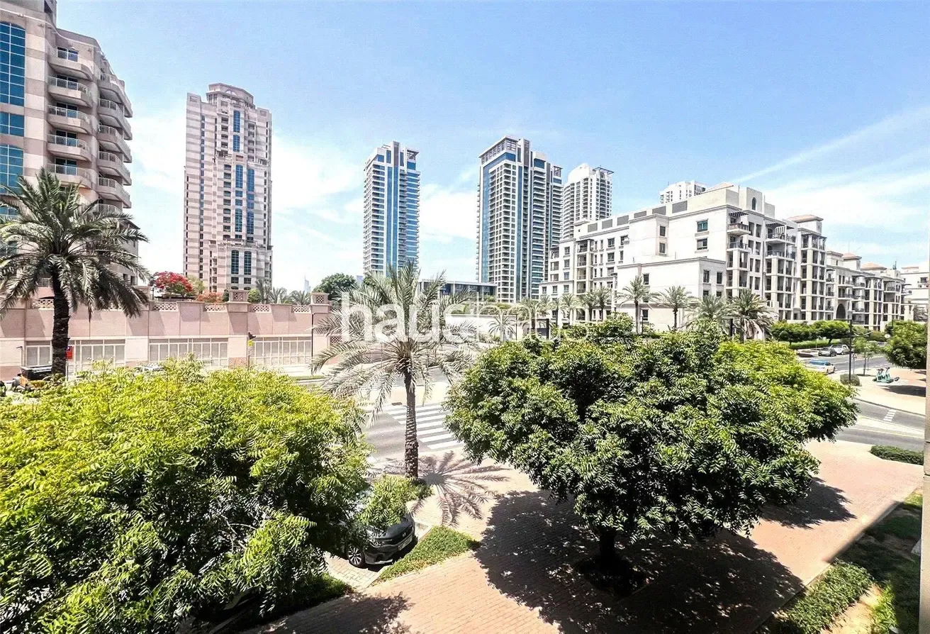 Tenanted | Low Floor | Afternoon Sun | Upgraded