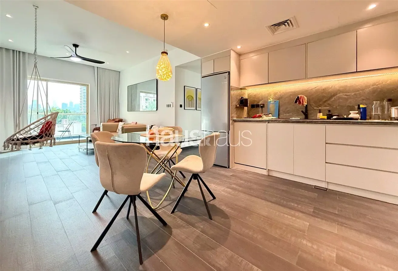Vacant on Transfer | Upgraded | Corner Apartment