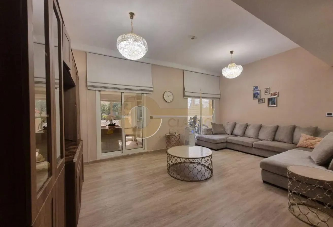 FULLY RENOVATED | FAMILY LIVING | SPACIOU SUNIT