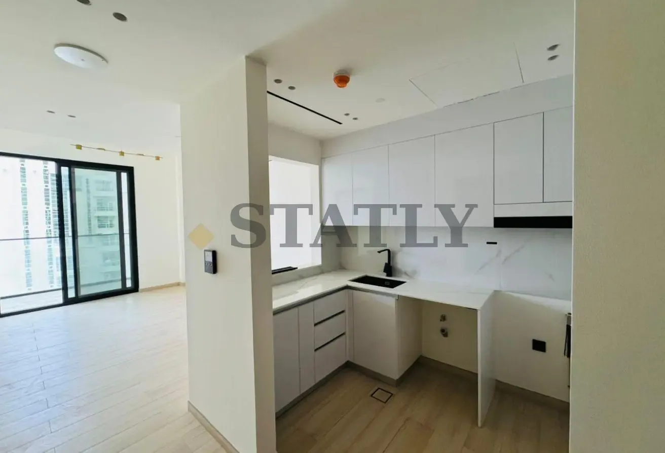 Vacant | High Floor | Modern | Open View