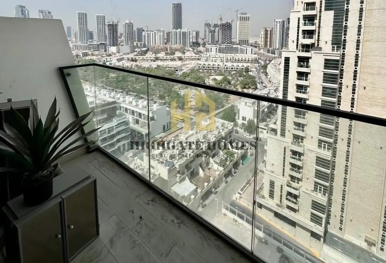 Vacant Now | High Floor | Community View