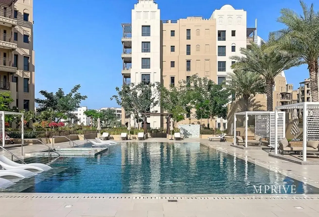 Elegant 2BR | Furnished | Community View