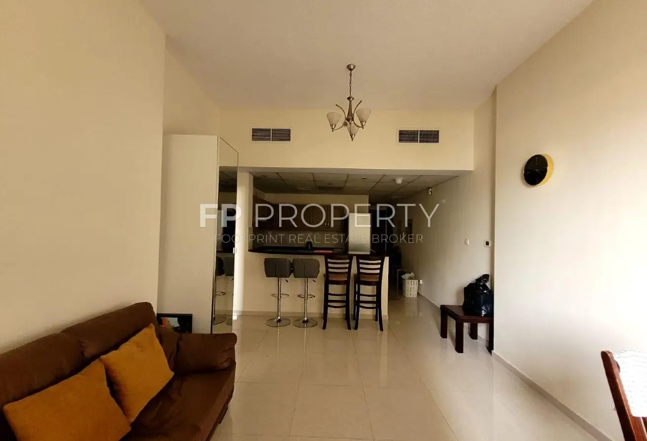 Fully Furnished 1BR | Tenanted | Community view