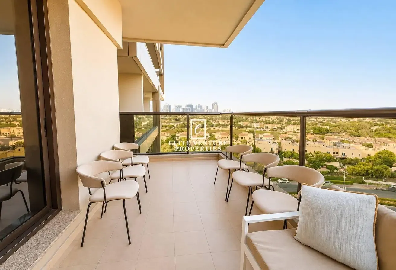 VACANT | UPGRADED UNIT | GOLF VIEW