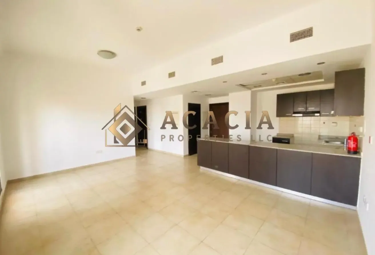 2 Bedroom I Open Kitchen I Balcony I Rented