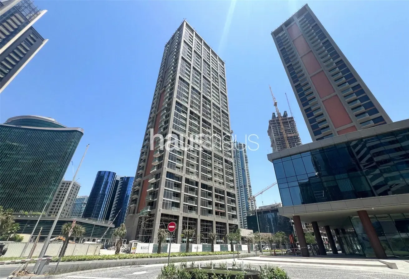 One Bed | Burj and Sea View | Corner Unit