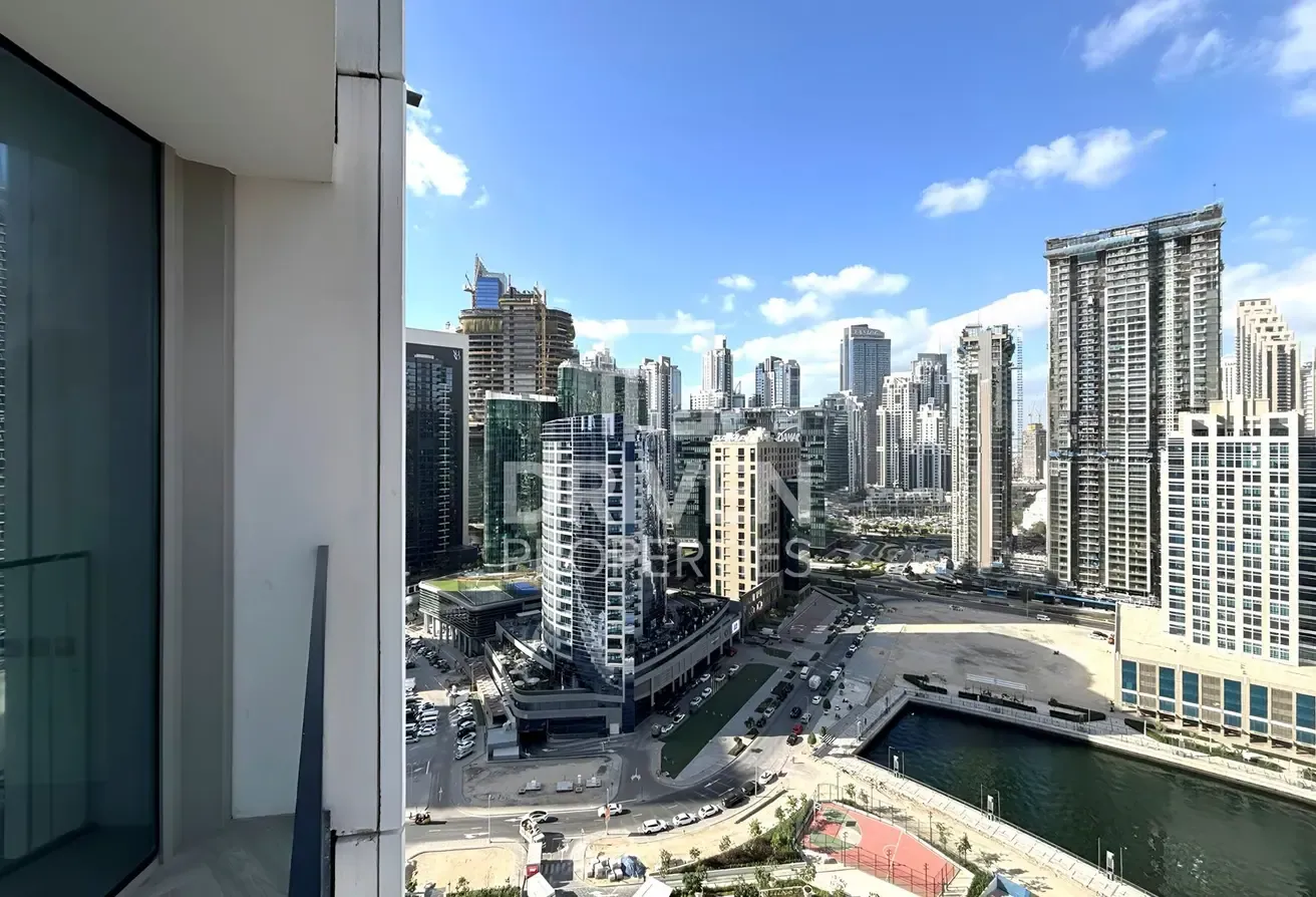 Burj Khalifa View | Unique Layout | Furnished