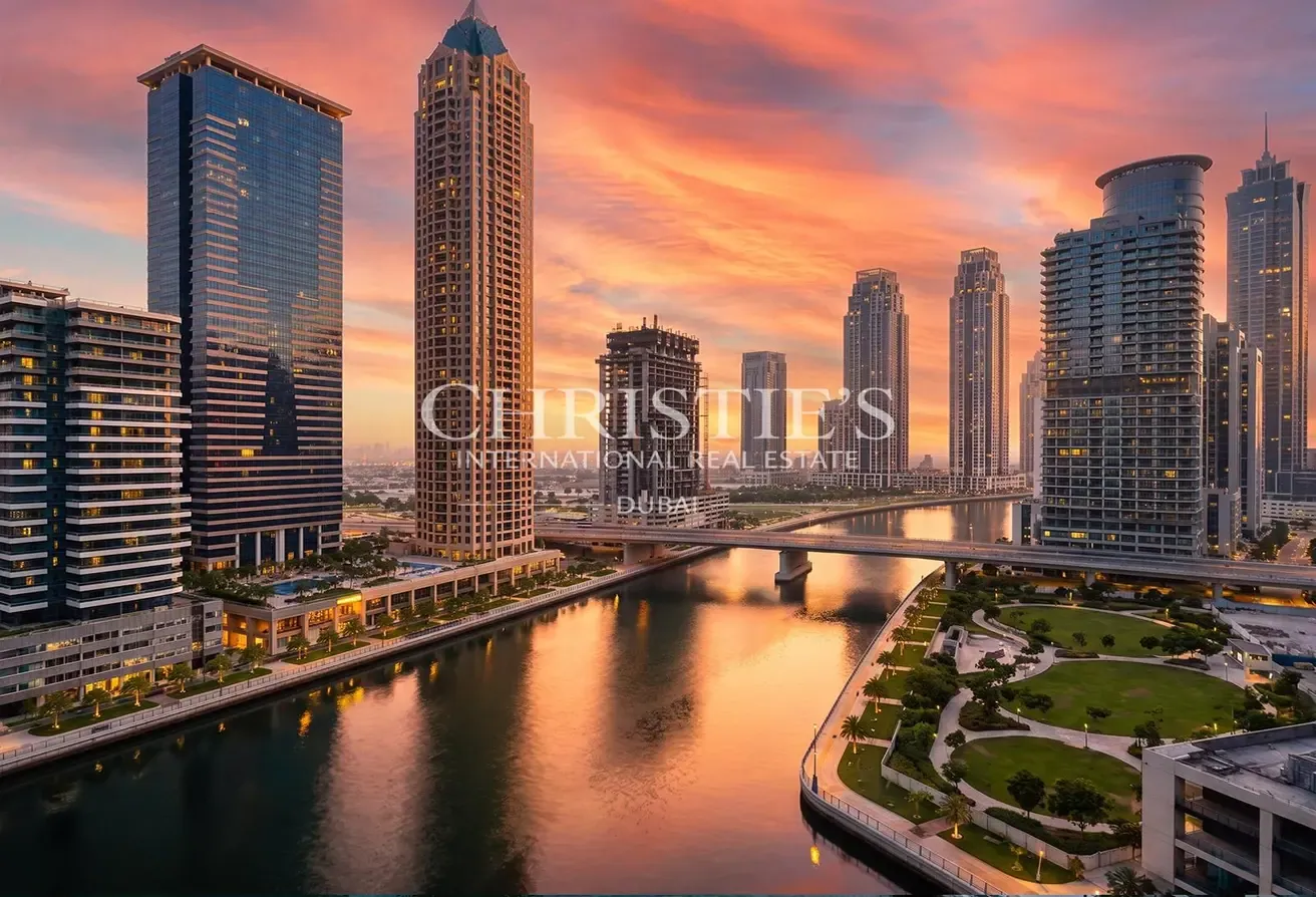 Skyline Luxury | 3 Bed | Prime Location