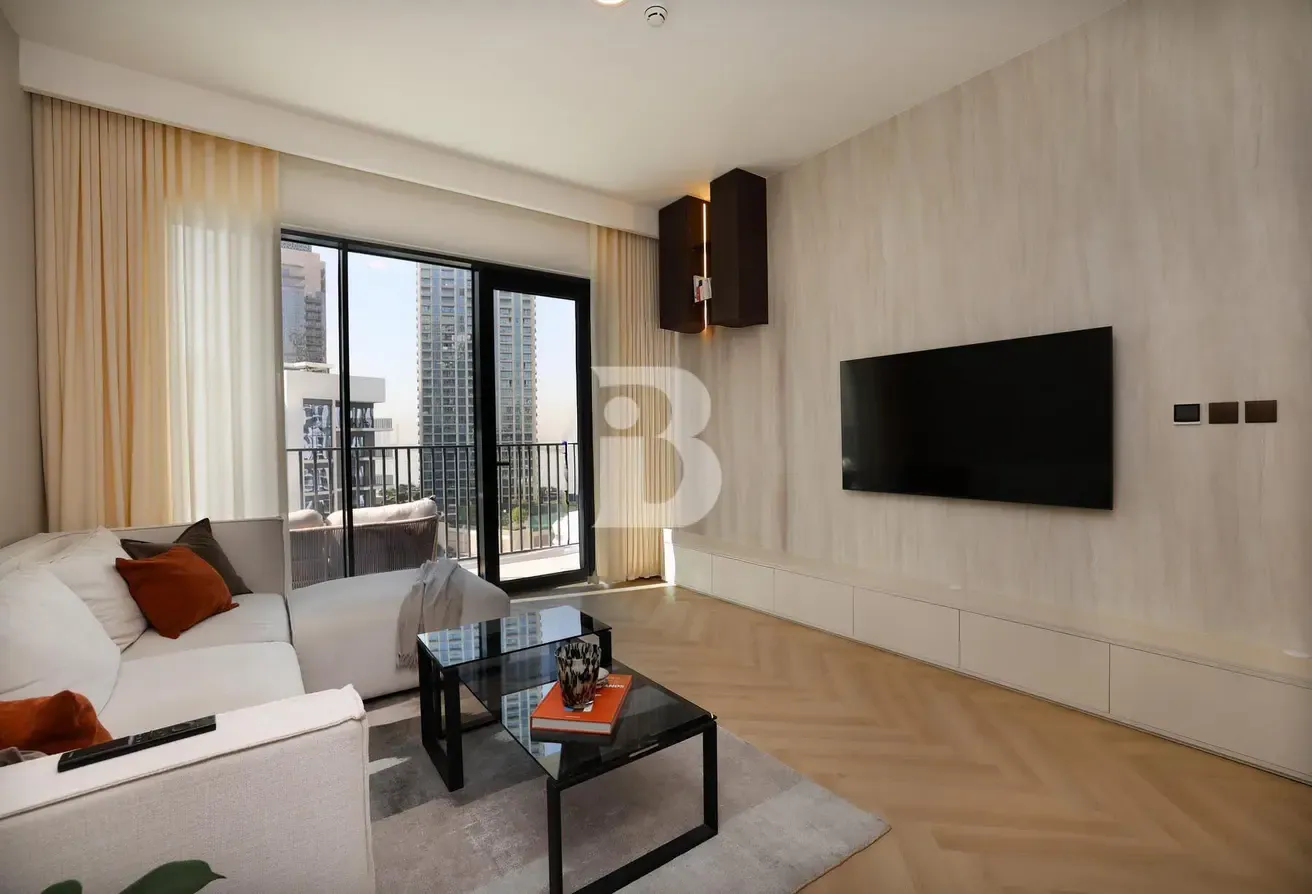 Upgraded | Modern and Sleek | Skyline Views