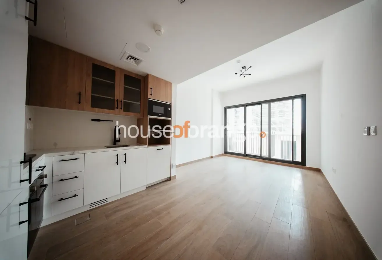 Brand New | 1 Bedroom | 4 Cheques |