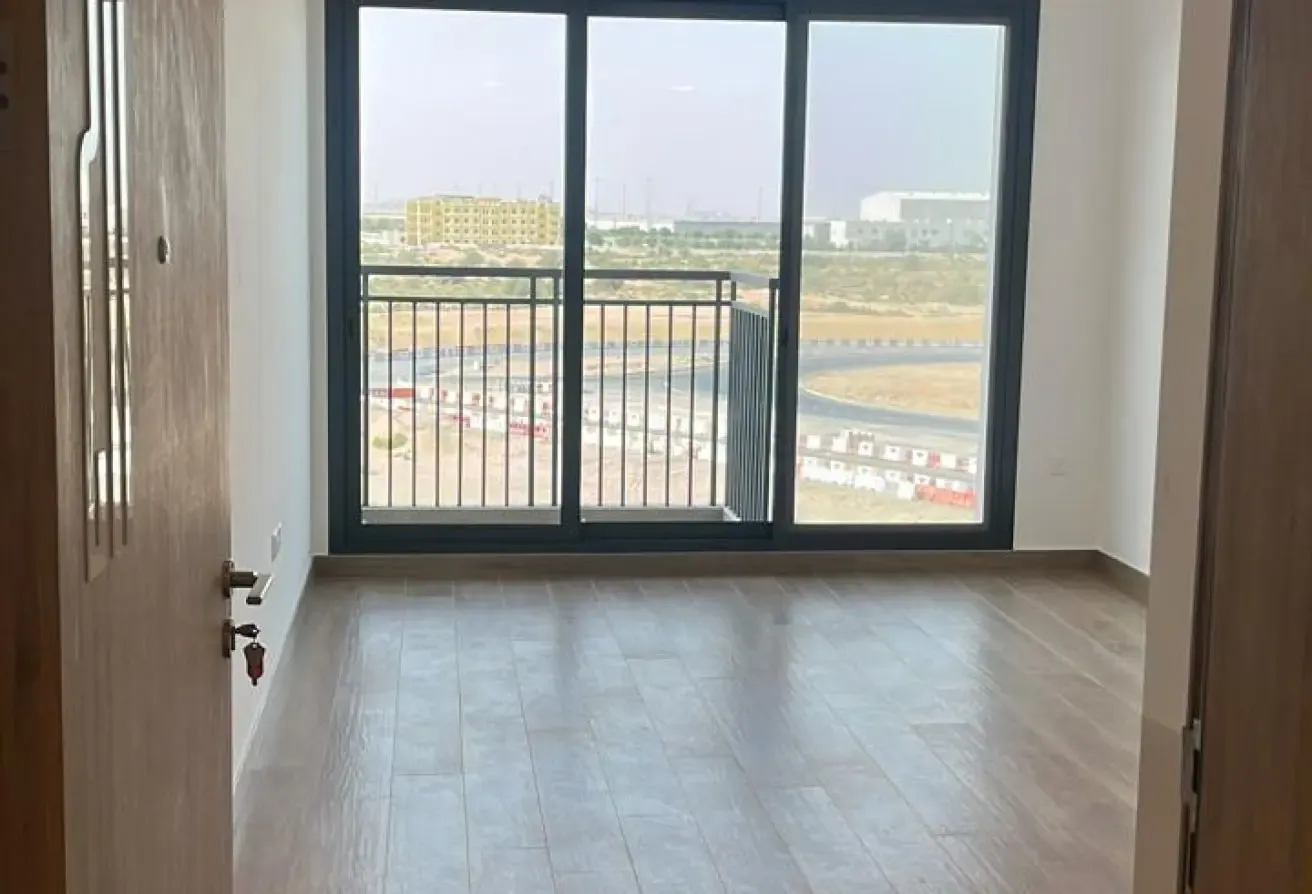 Modern 1BR | Prime Location | Vacant