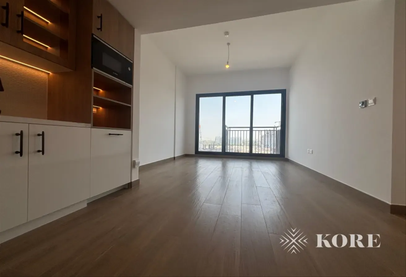 Mid Floor | Vacant Mid August | 1 Year Old