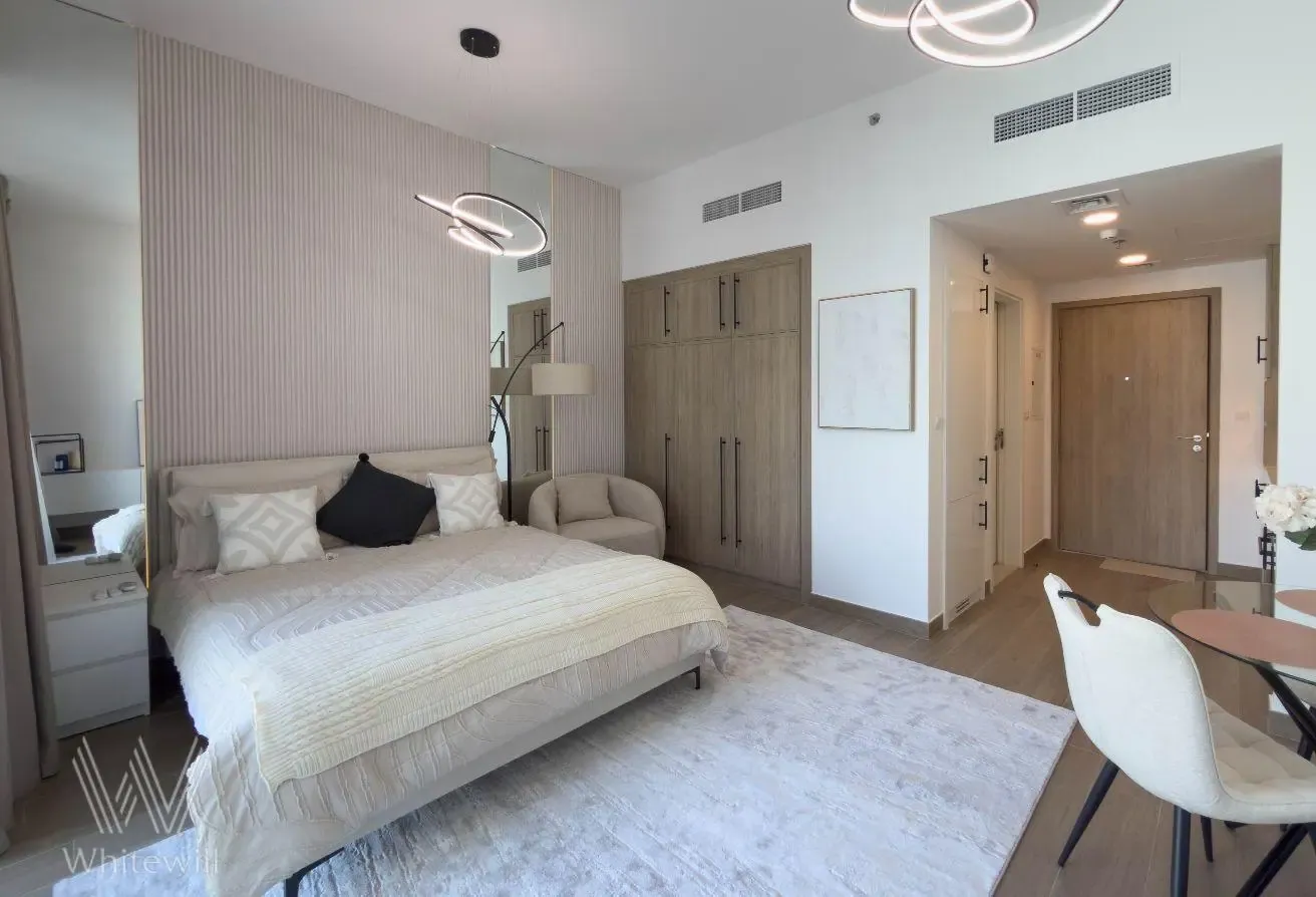 Cozy Furnished | Pool View | Vacant Now
