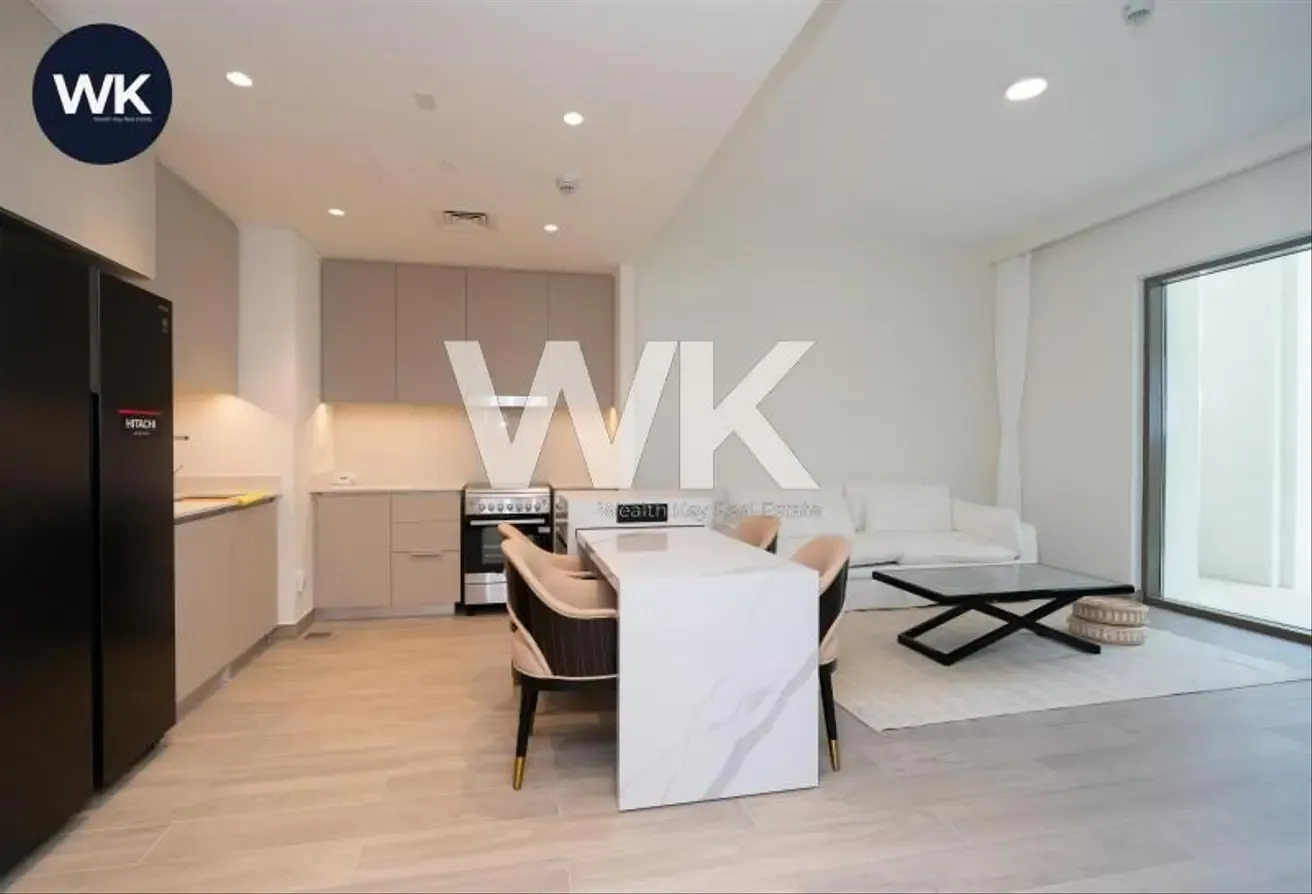 Panoramic Views 2BR / Furnished / Vacant