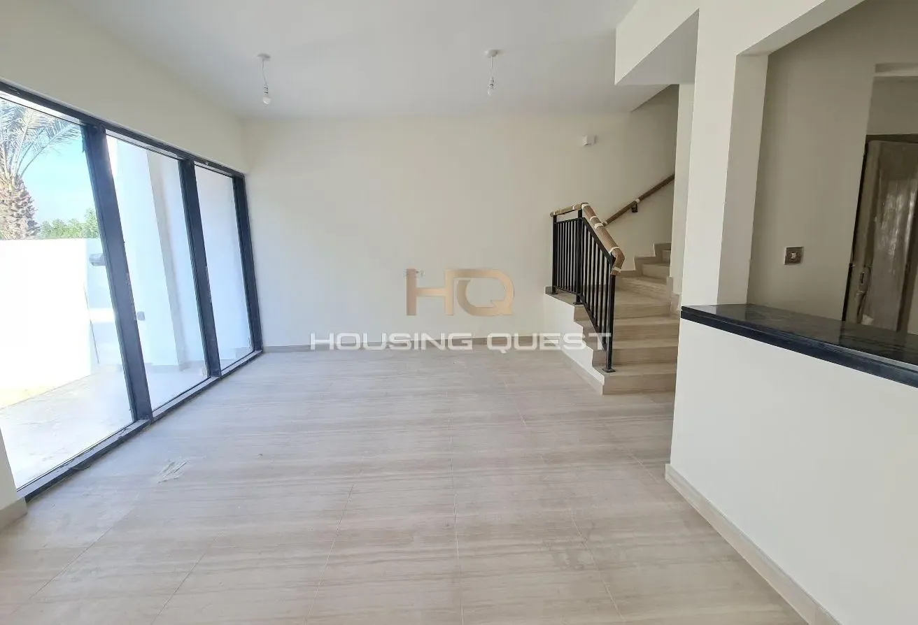5 Bed+ Maid | L-shape Garden | Prime Location