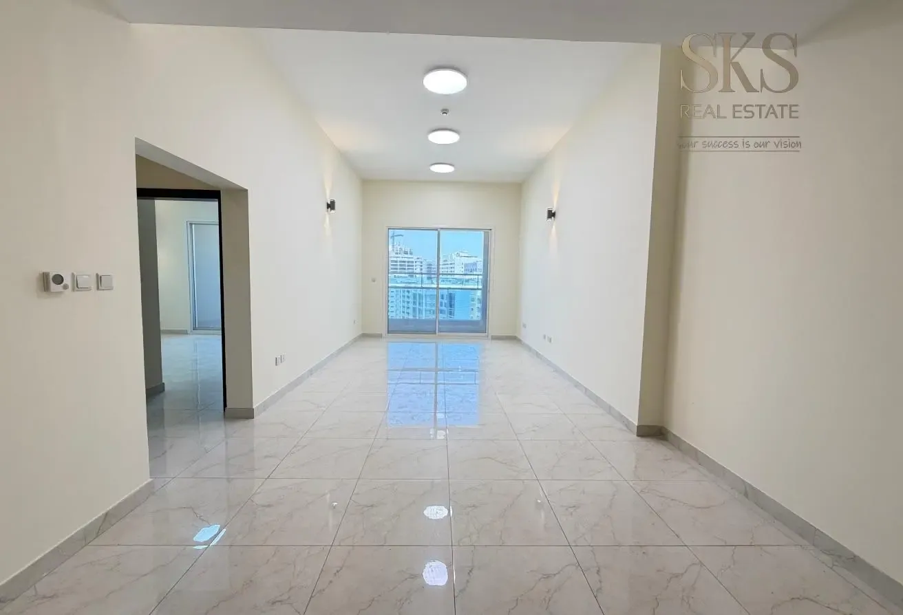Chiller Free 3BHK APT Walking Distance From MOE