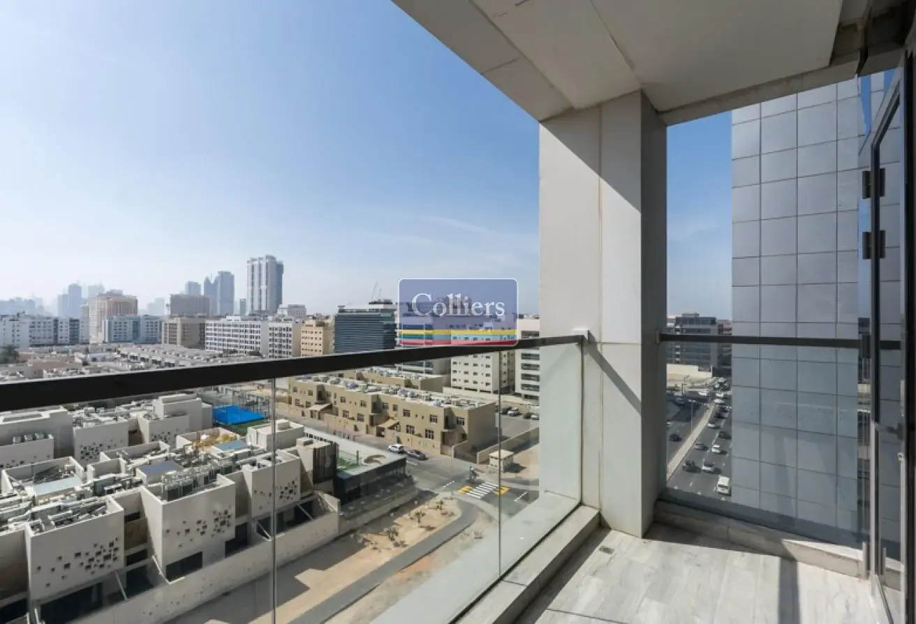 Good Deal | Grand Living Spaces with Chiller Free