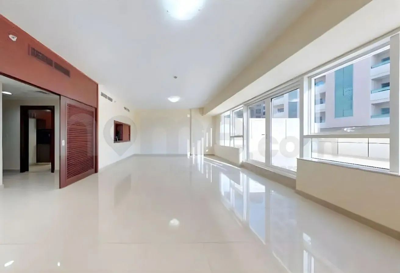 Spacious 3BR Apartment | Near MOE & Metro