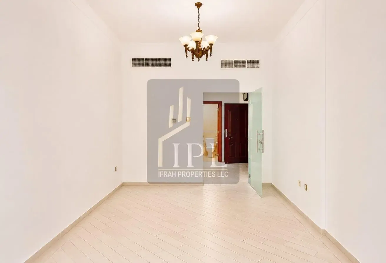 Upgraded 2 BR| Prime Location| Ready to Move