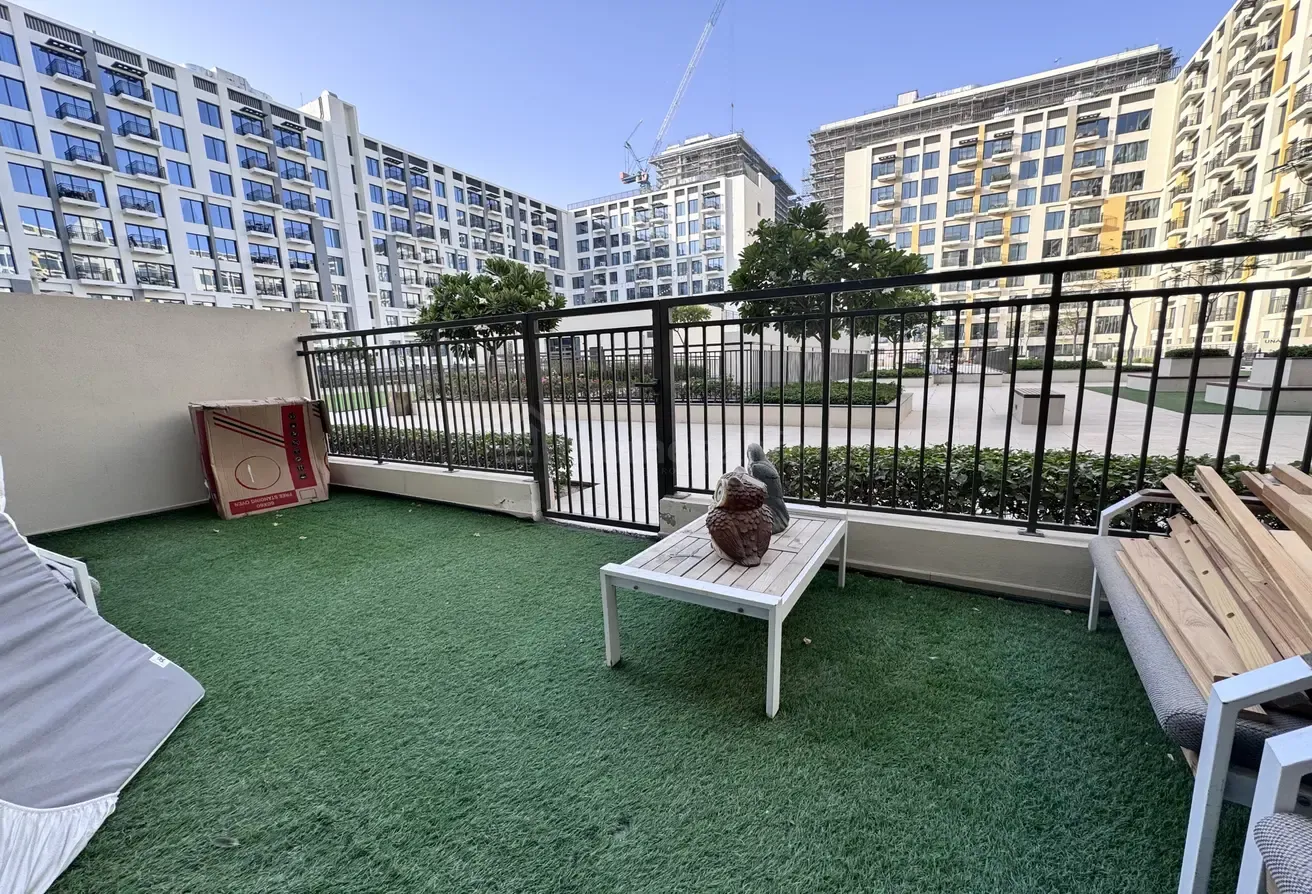 VACANT | FURNISHED | 1 BR TERRACE UNIT