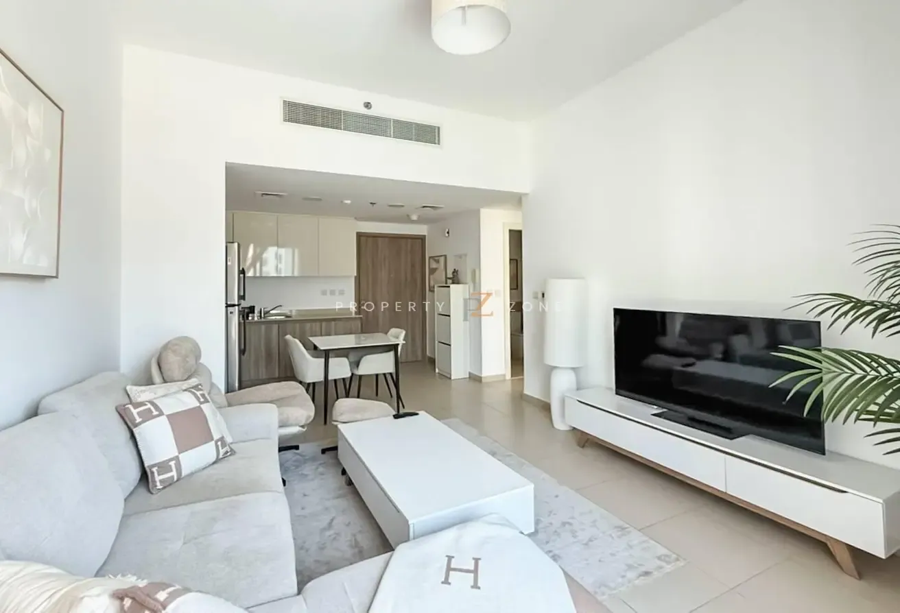 Multiple Cheques | Pool View | Fully Furnished