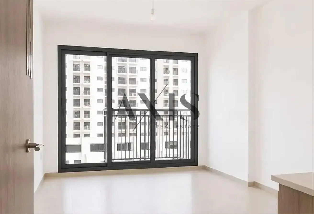 Vacant I Low Floor I Park View