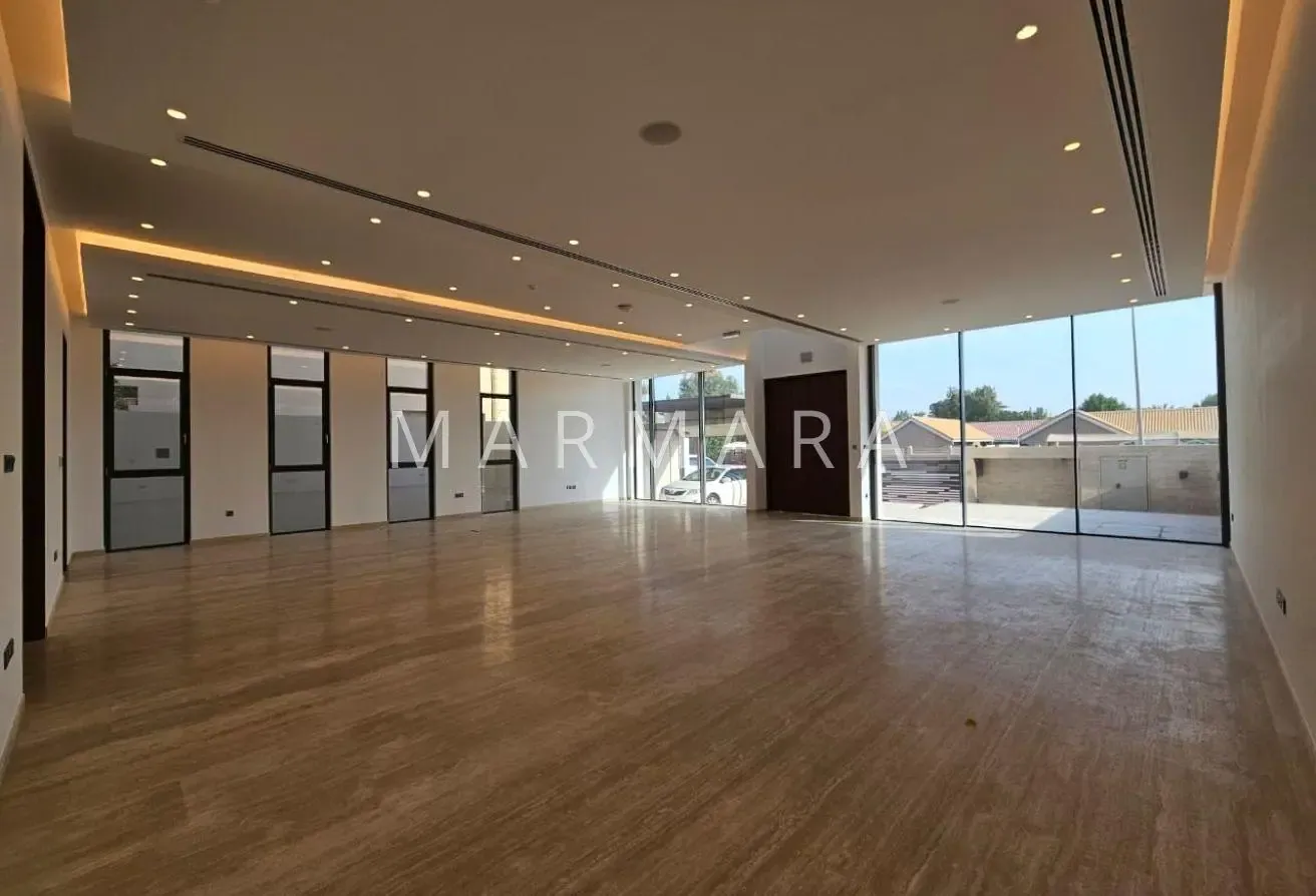 Modern 6-Bed Villa | Prime Location | Ready