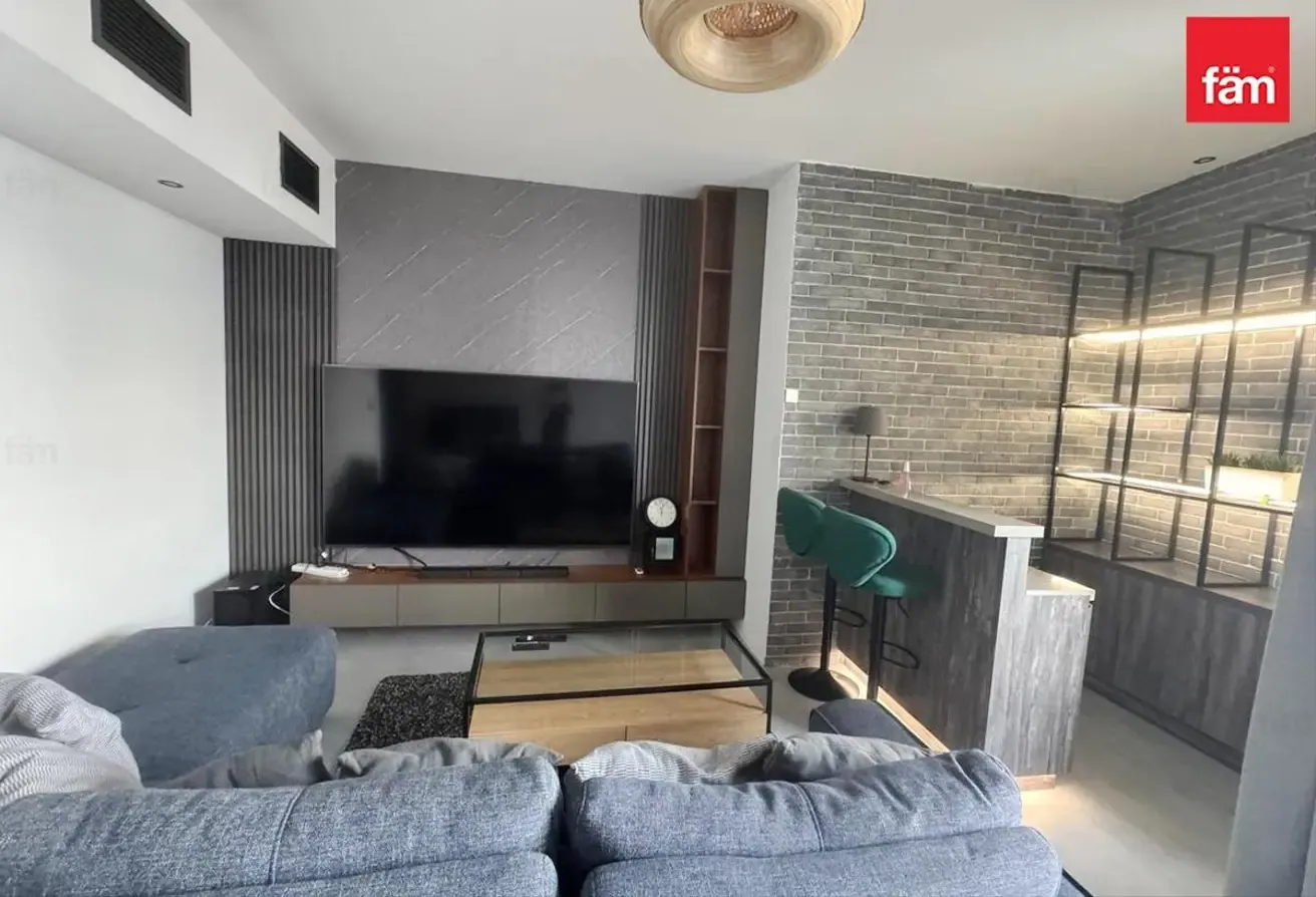 Fully Furnished | High Floor | Upgraded