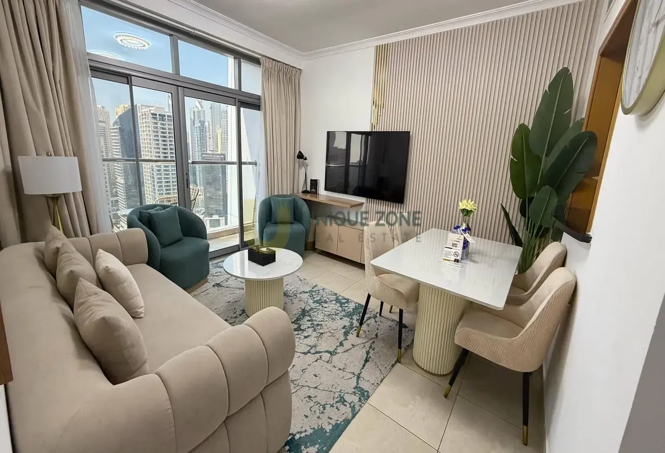 FURNISHED | GLOBAL LAKE VIEW
