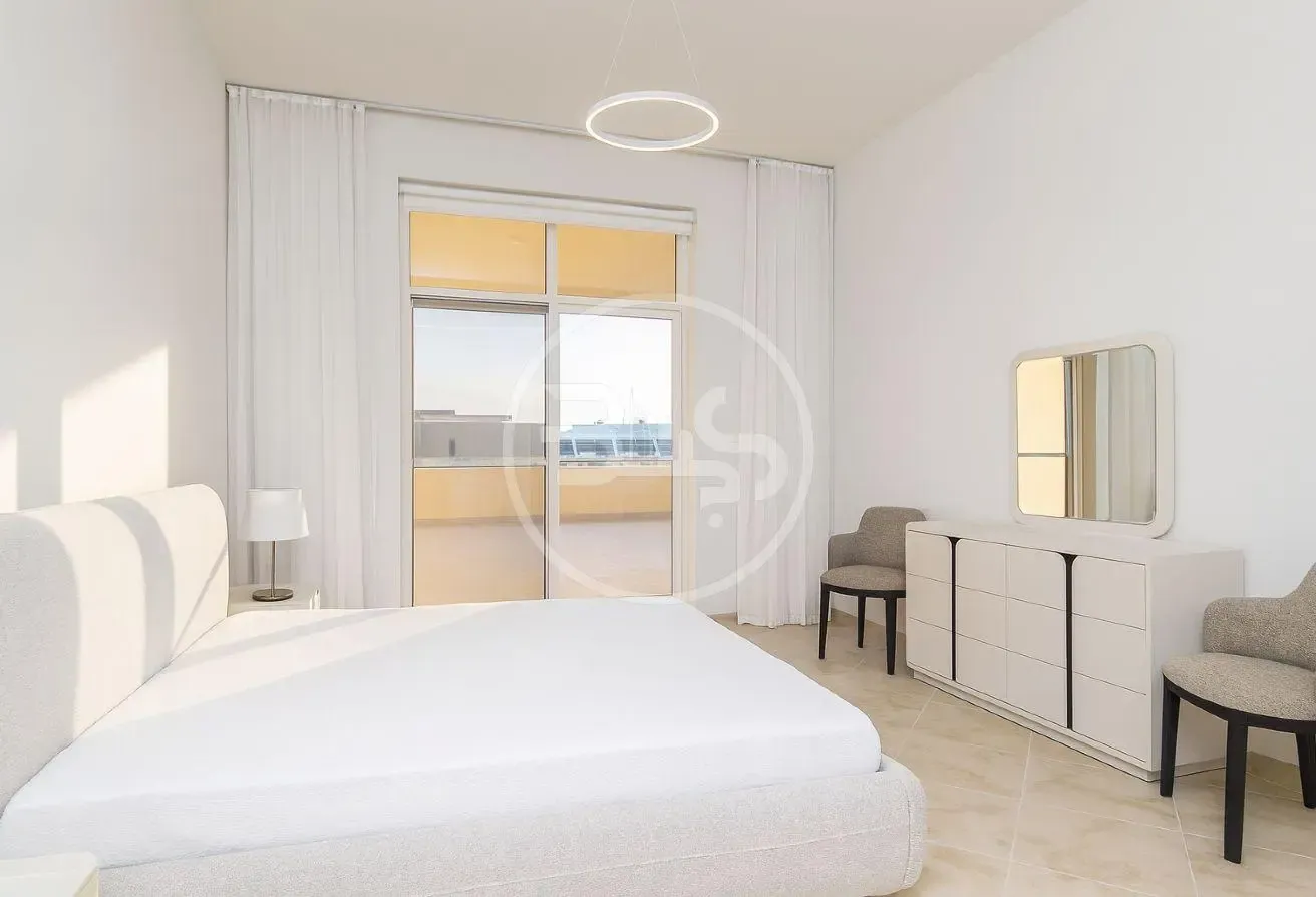 Upgraded Furnished 2 Bedroom- Garden View