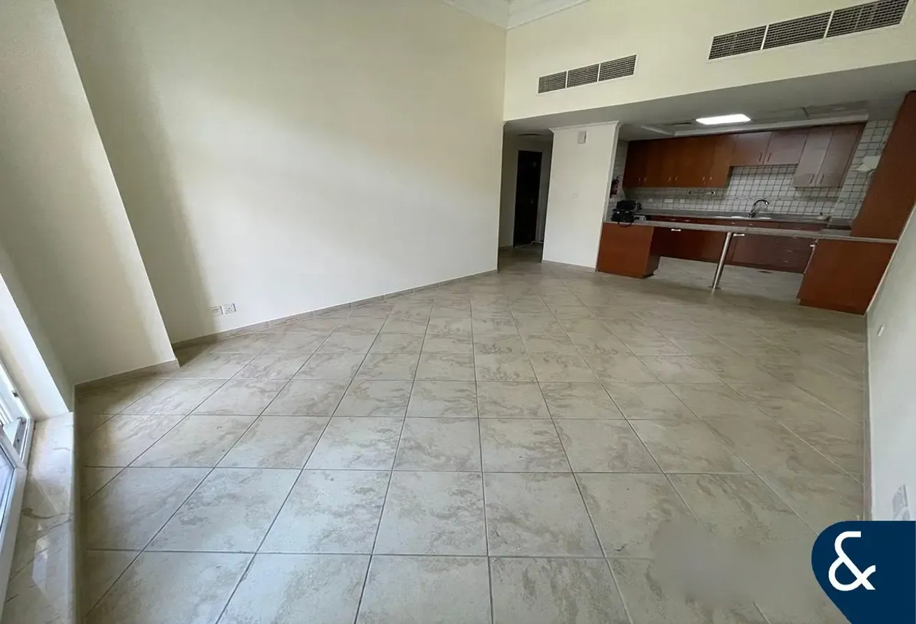 2 Bedrooms | Spacious | 2 Parkings